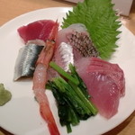 とんぺい - お刺身盛り合わせ570円