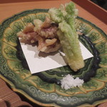 日本料理 晴山 - 揚げものはホタルイカとタラノメの天ぷら。