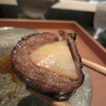 日本料理 晴山 - 鹿児島の筍を神戸牛のロースで巻いたもの。