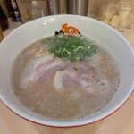 元祖博多だるま - 料理写真:豚骨ラーメン