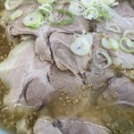 うまいラーメンショップ - チャーシューのアップ