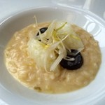 ブルガリ イル・リストランテ ルカ・ファンティン - イカのリゾット★
      黒いのはなんとイカ墨のジュレ！
      イカ柔らかい೭੧(❛▿❛✿)੭೨