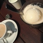 やなか珈琲店 - ブレンドコーヒーとコーヒーフロート