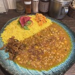 スパイシーカリーハウス半月 - 料理写真:✅ 【日替】オレンジキーマ赤ワインポーク¥900
※ライスは250g迄無料
※固定はチキンカレー¥900
※2種盛りは¥1.200 
※後会計
※キャッシュレス決済可能♪(PayPay)