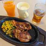 ガスト - 料理写真:チキテキスパイス焼き