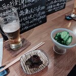 吉浜食堂 - お通しと胡瓜の辛子漬け