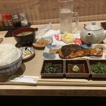 SUMIBIX - 白ごはんは大盛りです。無料で増量できます。