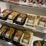 ヨンヤン - 料理写真:商品ケース内の他の商品