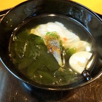 懐石料理 はし本 - 椀物：アイナメ、京都の筍とわかめ