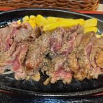 ステーキ&ハンバーグ ビッグシェフ亭 - 熟成赤身牛ステーキ  アップ