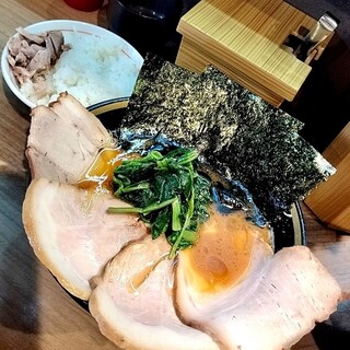 ラーメン 末廣家