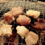 大衆焼肉ホルモン 溝の口 ひゃくてん - 大体焼けてきました