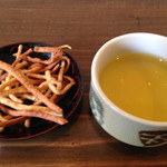 そば屋 案山棒 - 揚げた蕎麦と蕎麦茶のおもてなし