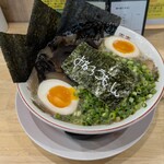とんこつラーメン よねろうもん - 料理写真: