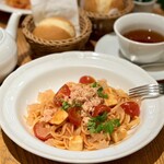 アフタヌーンティー・ティールーム - 料理写真:紅ずわい蟹とトマトの冷製生パスタ