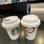 スターバックスコーヒー - ドリンク写真:車中のお供に。相方さんはアイスのスタバラテ
