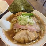 月徳飯店 - 料理写真:パーフェクト 煮干しラーメン ❀.(*´▽`*)❀.