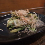 Izakaya Komasa - お通しは山菜のサシボ