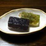 松葉屋 - 天の川（手前：大納言、奥：うぐいす）