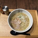 ラーメン海鳴 - ラーメンジェノバ