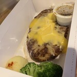 びっくりドンキー - 料理写真:チーズハンバーグL