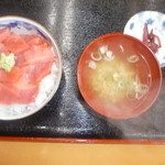 あけみちゃん号 - まぐろ丼