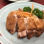 草魚 - 唐揚げ、人参の細工が、きれい。衣薄めで、パリパリ＆ジューシー