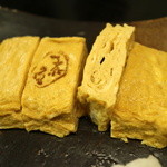 「一茶庵」の焼き印が押された玉子焼き