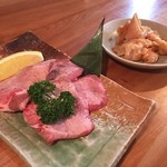 炭火焼肉 森辻亭 - 上塩タン、ホルモン。
            上塩タン美味しかった＼(^o^)／