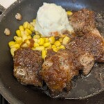 吉野家 - 料理写真:牛鉄板ステーキ定食のアップ