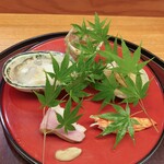 日本料理 太月 - 八寸 秋田の蓴菜と土佐酢、ホワイトコーンのかき揚げ、三重県の岩牡蠣のしぐれ煮、岩手の合鴨低温調理、鹿児島車海老の黄身寿司 カボチャ、冬瓜、ホタテの黄身あげ、湯葉