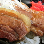 食事処 居酒屋 富士子 - 特製炙り豚重　ご飯少な目