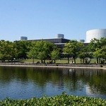 国立民族学博物館 ミュージアム・ショップ - 国立民族学博物館　外観