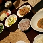 寅福 - サバ味噌煮込み
            串揚げ盛り？(*≧∇≦*)
            ３種塩辛かったかなー