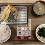 天丼・天ぷら本舗 さん天 - 料理写真:海老天定食 880円から770円へ