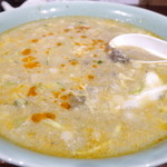 不来方じゃじゃ麺 - じゃじゃ麺得盛り（７５０円）・・・食った後で生卵を割って入れ、店の方がお湯を注いでチータンタン完成の図。