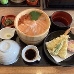 おひつごはん 四六時中 - 料理写真:サーモンいくらおひつごはん 天ぷら3種（エビ / オクラ / 白身魚） 【2,409円】