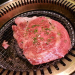 Yakiniku Kakura - 【特選ロース】は１枚肉♪