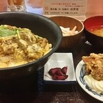 幸の鳥 - 親子丼と唐揚げ2個