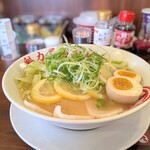 ラーメン 魁力屋 - 料理写真:冷やしレモンラーメン、半熟味付玉子