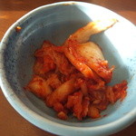 立ち飲み処ここ - キムチはビールと一緒に注文で30円に(2015.5.4)