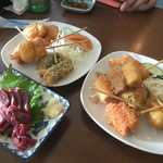 立ち飲み処ここ - 串揚げ250円デーなので注文(2015.5.4)