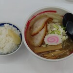 ラーメンさんぱち - 料理写真: