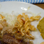 HONMACHI 豚テキ - トマトのフジッリと西洋からし