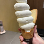 札幌農学校 - 料理写真:酪農ミルクソフト（コーン）572円