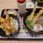 資さんうどん - 料理写真:しあわせセット…