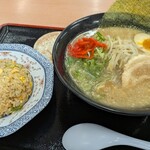 にんたまラーメン - 料理写真:にんたまラーメン醤油 半チャーハンセット