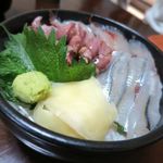 漁師居酒屋 楓 - 漁師の日替り丼ぶり（大盛り）
      （トビウオ・サヨリ・ホタルイカ）