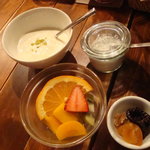 ルーエプラッツ ツオップ - ヨーグルト　フレッシュフルーツ 