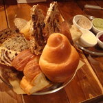 ルーエプラッツ ツオップ - パン盛り合わせ 